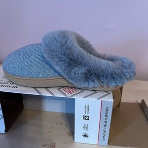 NEW…Isotoner Soft Blue Slippers with Memory Foam Size Large 8.5-9